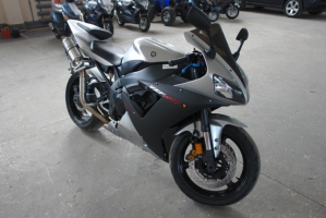 Yamaha YZF R1