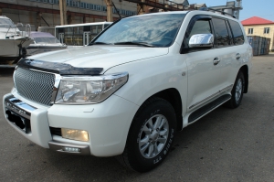 Toyota Land Cruiser 200